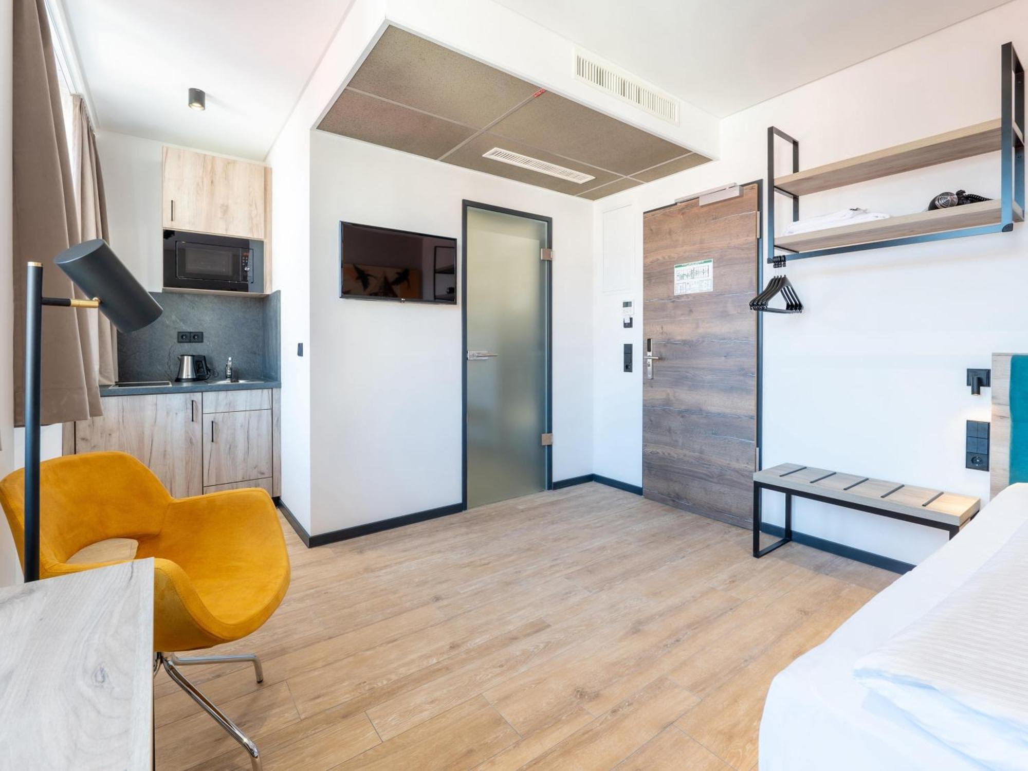B&B Hotel Albstadt-Hbf Buitenkant foto